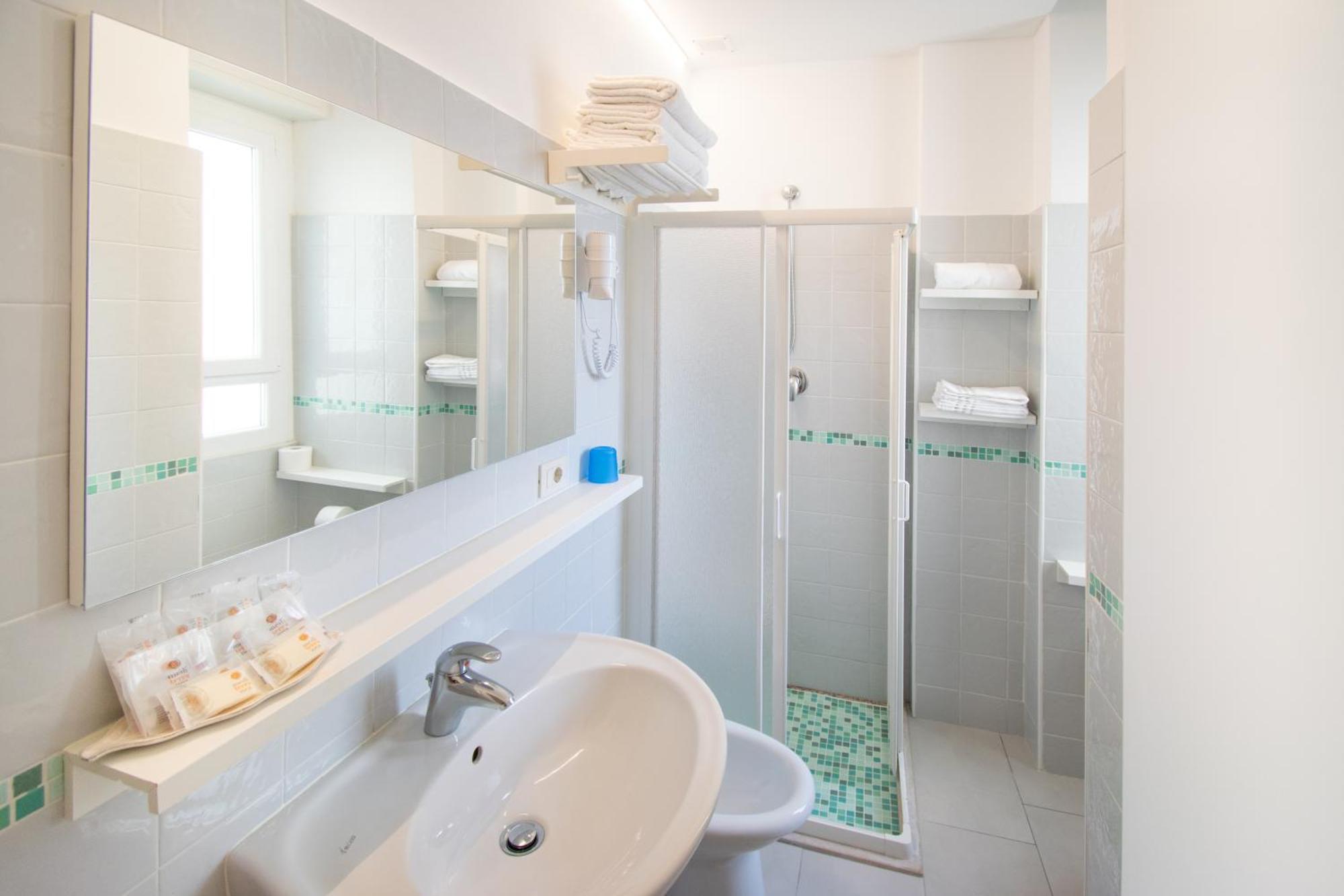 Ambra Hotel Cattolica Esterno foto