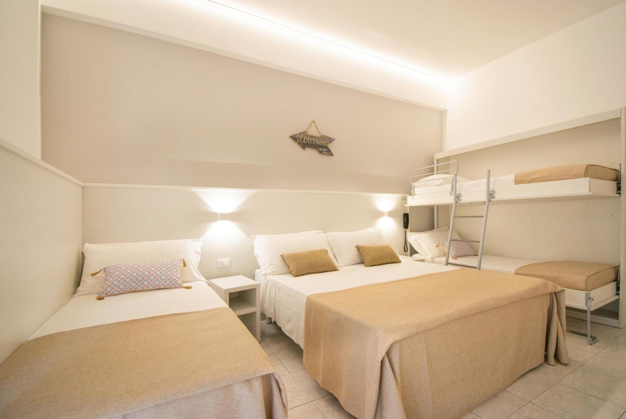 Ambra Hotel Cattolica Esterno foto