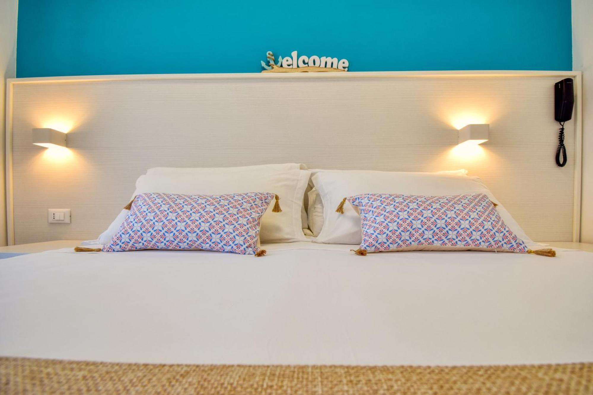 Ambra Hotel Cattolica Esterno foto