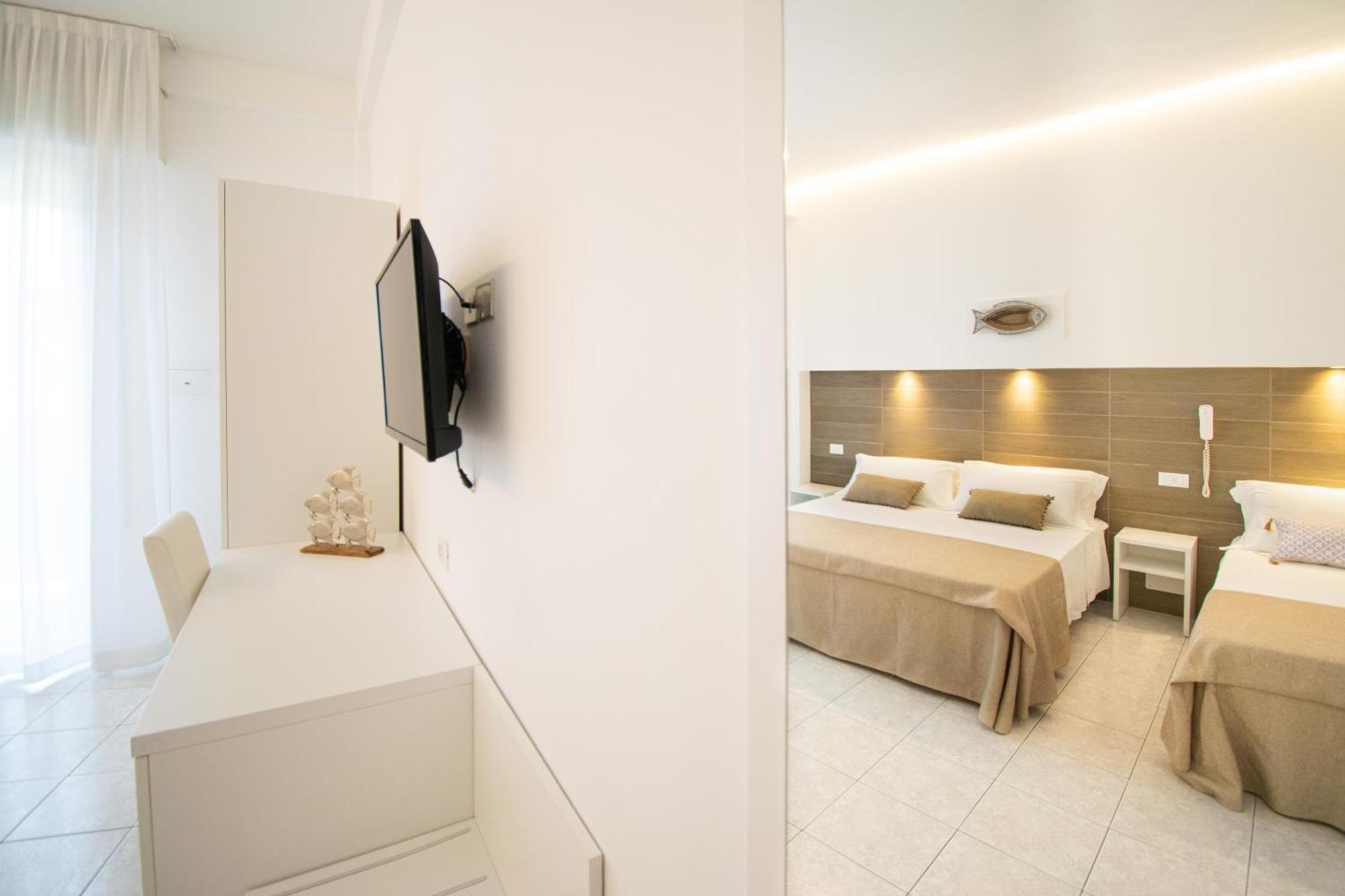 Ambra Hotel Cattolica Esterno foto