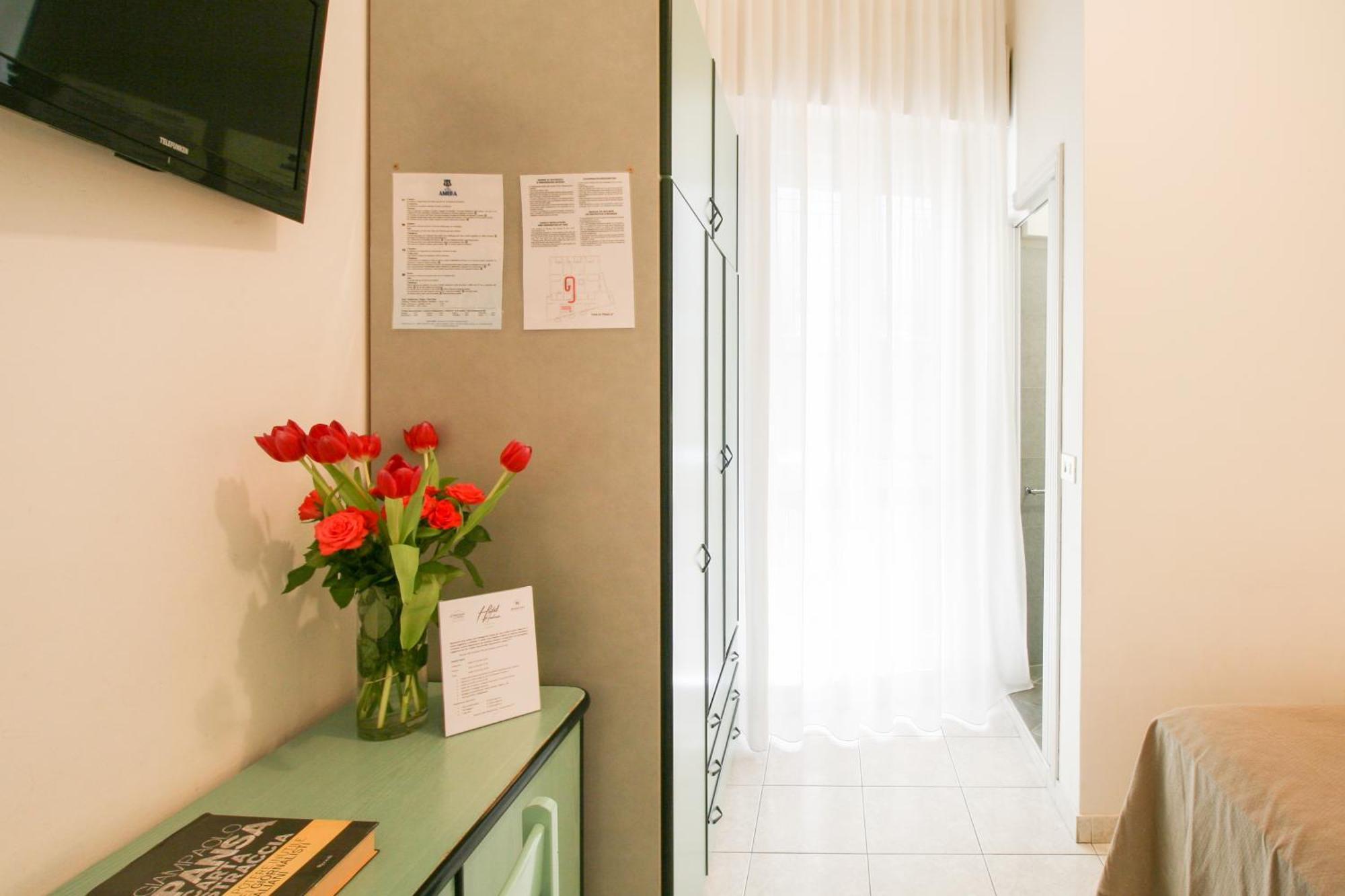 Ambra Hotel Cattolica Esterno foto
