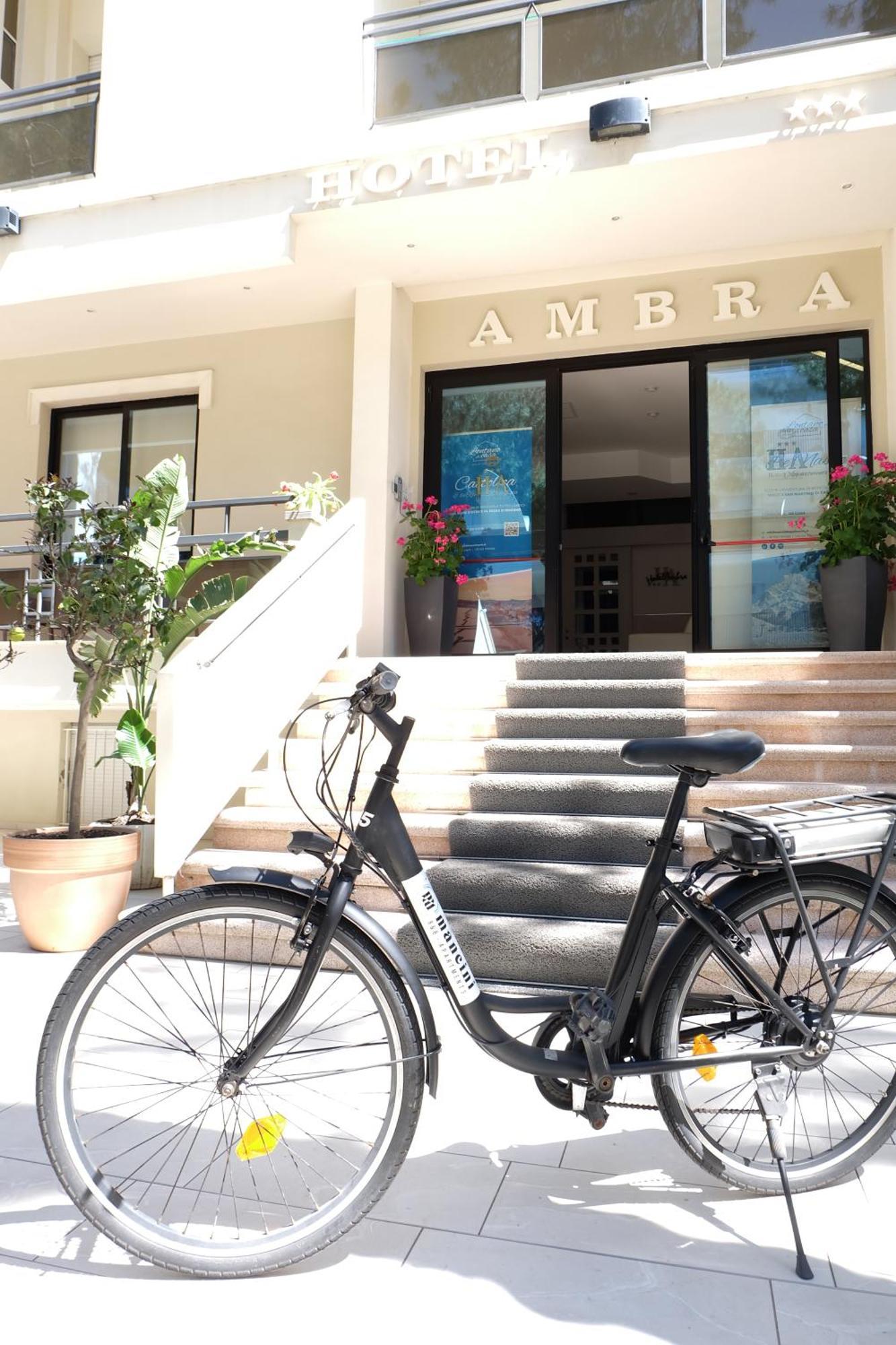 Ambra Hotel Cattolica Esterno foto