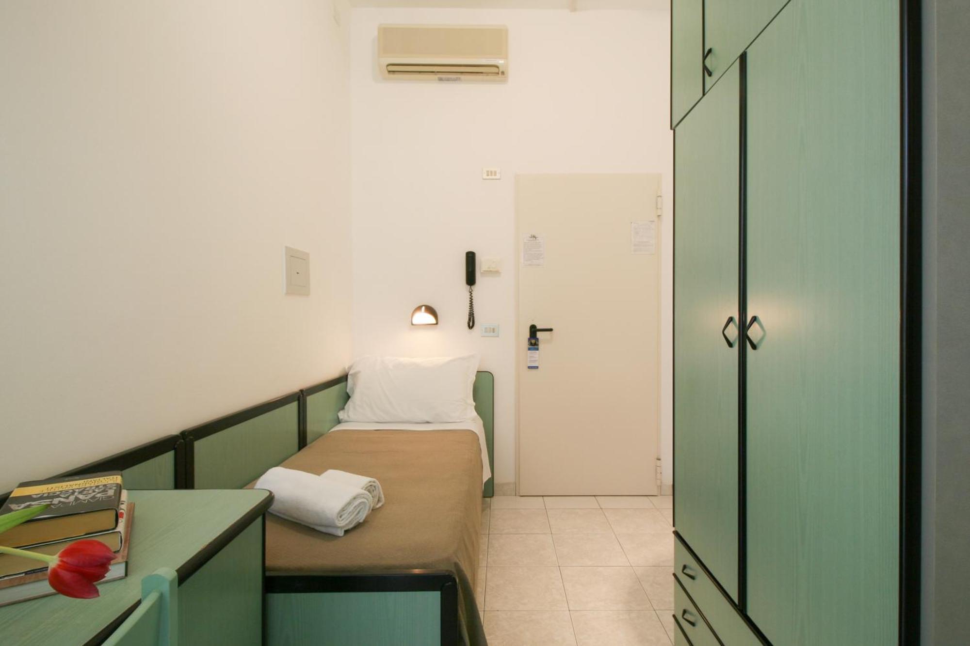 Ambra Hotel Cattolica Esterno foto