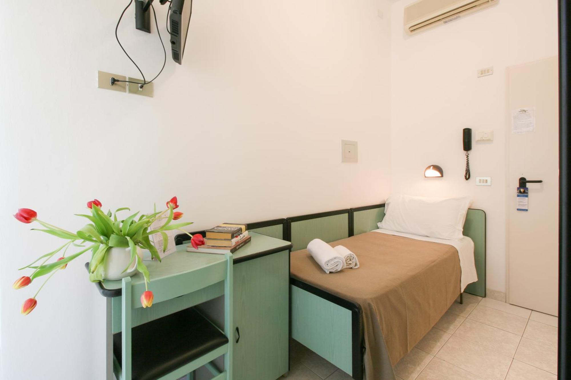 Ambra Hotel Cattolica Esterno foto