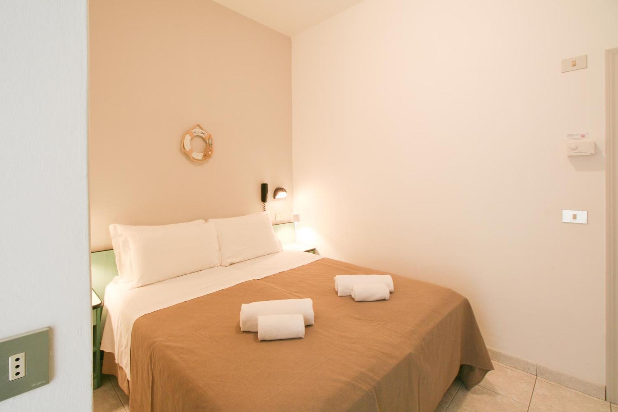 Ambra Hotel Cattolica Esterno foto