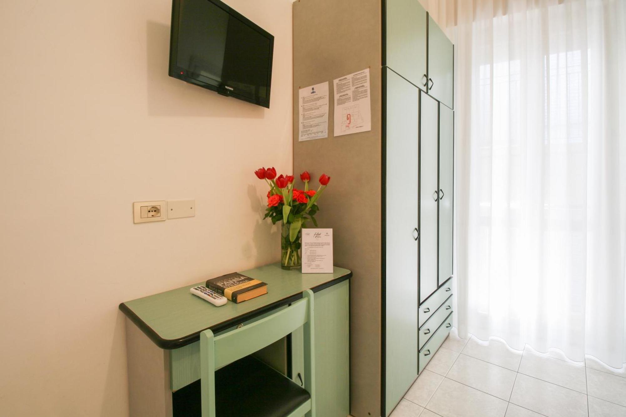 Ambra Hotel Cattolica Esterno foto